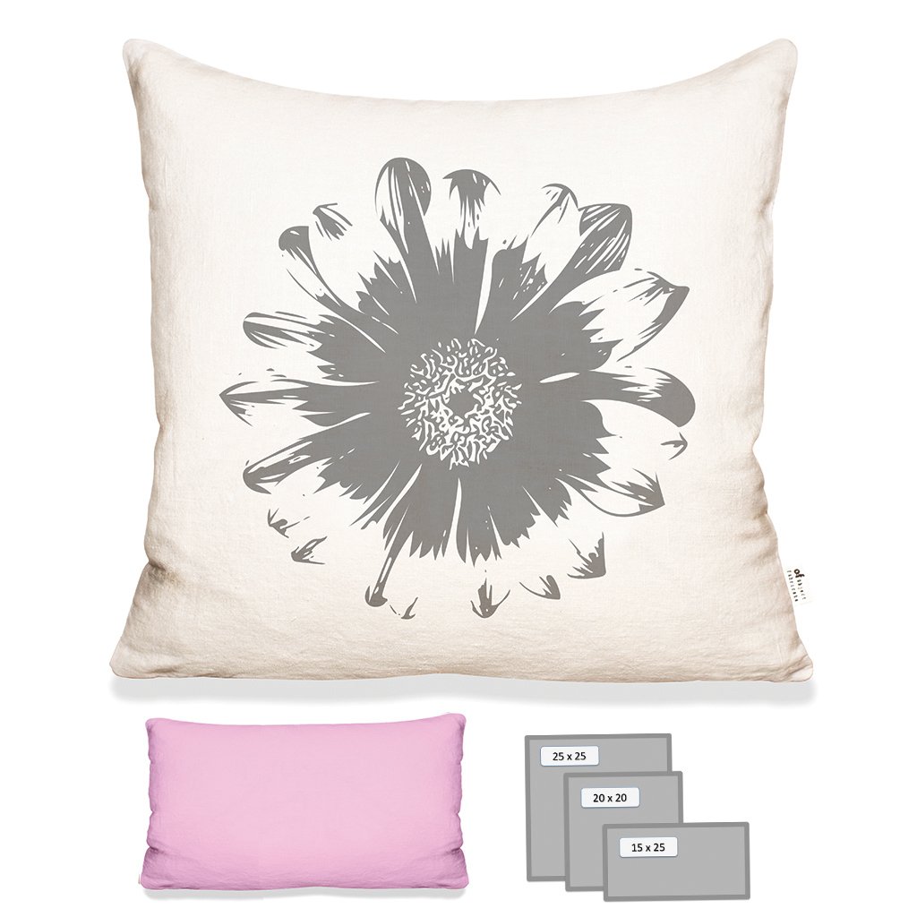 FLOWER PILLOW IN ECRU